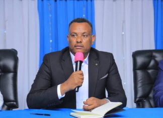 የሲቪል ሰርቪስ ሪፎርሙ በአገልጋይነቱ የላቀ የመንግሥት ሠራተኛ ለመፍጠር አይነተኛ ሚና እንደሚጫወት የሰሜን ሸዋ ዞን አስታወቀ።