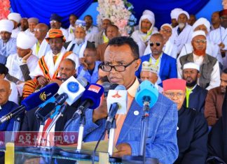 “ሀገር በስስት እና በተስፋ የሚያያችሁ፤ የነገ ዕድላችን በእጃችሁ ላይ የወደቀው ወጣቶች የትውልዱ ዐይን እና ተስፋ በእንናት ላይ ነው” ፋሲል ታዬ