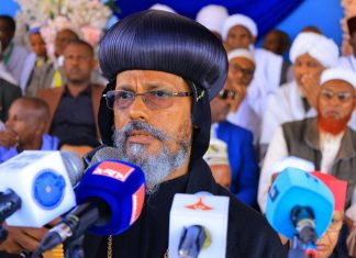 “ቀኑ ፈጽሞ ሳይመሽ ሃይማኖትን ከፖለቲካ፣ ፖለቲካን ከሃይማኖት ሳንቀይጥ ለሰላም እንቁም” ብጹዕ አቡነ አብርሃም