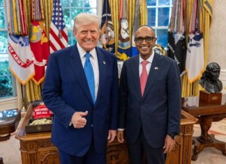 አምባሳደር ብናልፍ አንዱዓለም ከፕሬዝዳንት ዶናልድ ትራምፕ ጋር ተገናኙ።