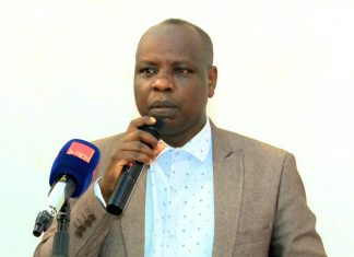 በጤናው ዘርፍ የሚስተዋሉ የአገልግሎት አሰጣጥ እና የተደራሽነት ችግሮችን ለመቅረፍ እየተሠራ መኾኑን የምሥራቅ ጎጃም ዞን አስታወቀ።