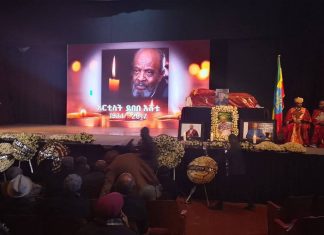 የአርቲስት ደበበ እሸቱ አስክሬን ሽኝት መርሐ ግብር በብሔራዊ ቴአትር እየተካሄደ ነው።