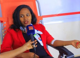 ጎንደር ኤፍ ኤም 105 ነጥብ 1 ሬዲዮ ጣቢያ ሠራተኞች የአማራ ሚዲያ ኮርፖሬሽን 30ኛ ዓመትን ምክንያት በማድረግ ደም ለገሱ።