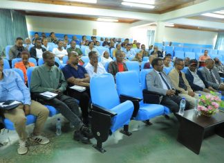 ብቁ እና ተወዳዳሪ ባለሙያ እና መሪ መፍጠር ያስፈልጋል።