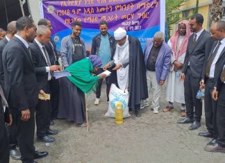 የኢትዮጵያ ንግድ ባንክ ወልድያ ዲስትሪክት በዝቅተኛ የኑሮ ደረጃ ለሚገኙ ወገኖች ድጋፍ አደረገ።