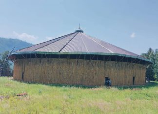 ሀገር በቀል ውብ የኪነ ሕንፃ ጥበብ የሚታይበት የጡሩሲና መስጅድ።