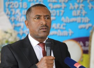 የንግድ ሥርዓቱን በማዘመን ሕገ ወጥ ንግድን መከላከል ላይ ትኩረት እንደሚደረግ የአማራ ክልል ንግድ እና ገበያ ልማት አስታውቋል።