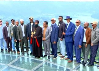 ከጎንደር የተወጣጡ የማኅበረሰብ ክፍሎች በአምቦ እና ወንጪ የልማት ሥራዎችን ጎበኙ።