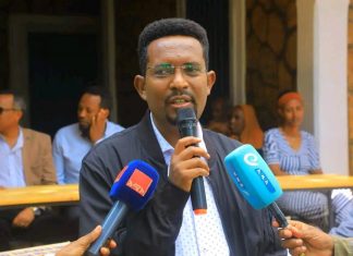 ተማሪዎችን በትምህርት ቁሳቁስ በመደገፍ ትውልድ የመገንባት ሀገራዊ ኀላፊነታችንን እንወጣ።