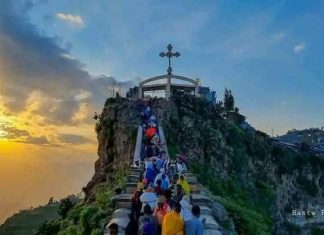 “መስቀሉ በመስቀለኛ ስፍራ”