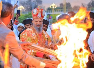 “በመስቀል ማዕበል ያልፋል፤ በመስቀል መከራ ይታለፋል”