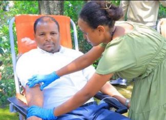 የክልሉ ጠቅላይ ፍርድ ቤት የዳኞች ኮንፈረንስ ተሳታፊዎች የደም ልገሳ አደረጉ።