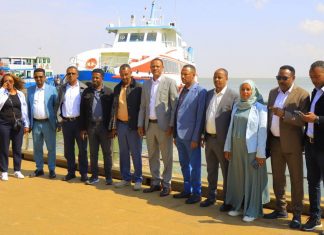 የቢሾፍቱ ከተማ አሥተዳደር ከፍተኛ የሥራ ኀላፊዎች በባሕር ዳር ከተማ የተሠሩ የልማት ሥራዎችን ጎበኙ።