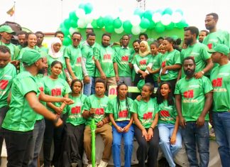 ሳፋሪኮም ኢትዮጵያ በደሴ ከተማ የአንድ ሚሊዮን የበሽ ጥቅል አገልግሎት አሸናፊ ሽልማቱን አስረከበ፡፡