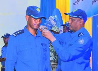 የመደበኛ እና የአድማ መከላከል ፖሊስ አባላት በደብረ ብርሃን ከተማ አቀባበል ተደረገላቸው።