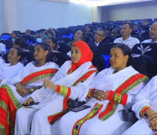 ሀገር ተረካቢ ሕጻናት ከችግር ተላቀው የተሻለ ሕይዎት እንዲኖሩ የዜግነት ግዴታችንን እንወጣ። 