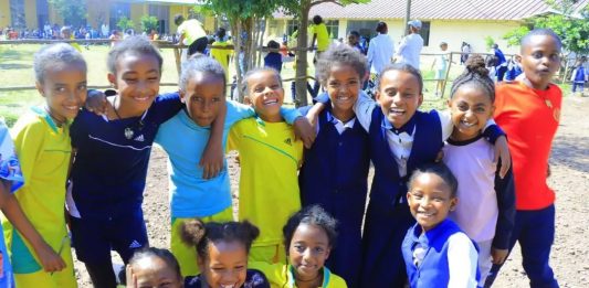 ልጆችን መንከባከብ እና መርዳት የሁሉም ኅብረተሰብ ኅላፊነት ሊኾን ይገባል።