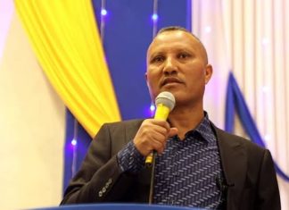 የመንግሥት ሠራተኞችን አቅም በማሻሻል የተቋማትን የመፈፀም አቅም ማጎልበት ይገባል።