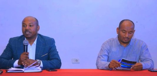 የአገልግሎት አሰጣጥ እንከኖችን በመፍታት ጠንካራ የሥራ ባሕልን ማዳበር ይጠበቃል።