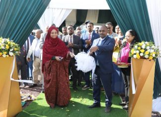 የግብርና ሚኒስቴር ተሽከርካሪዎችን ለክልሎች አስረከበ።