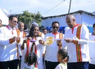 በጤና ሚኒስቴር በደቡብ ወሎ ዞን ሁለት ወረዳዎች መልሰው የተደራጁ የጤና ተቋማትን ርክክብ አካሄደ።