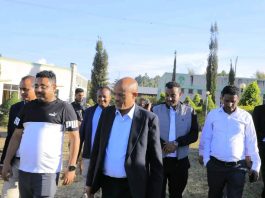 ርእሰ መሥተዳድር አረጋ ከበደ የባሕርዳር እፅዋት ቲሹ ካልቸር ማዕከልን ጎበኙ።