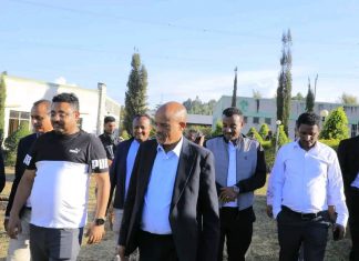 ርእሰ መሥተዳድር አረጋ ከበደ የባሕርዳር እፅዋት ቲሹ ካልቸር ማዕከልን ጎበኙ።