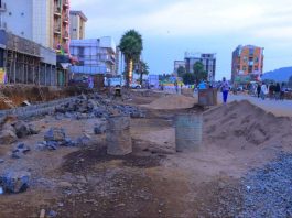 በእንጅባራ ከተማ የኮሪደር ልማት እየተከናወነ ነው።