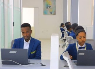 መሶብ የአንድ ማዕከል አገልግሎት ተገልጋዮች ስቀው አገልግሎት የሚያገኙበት ተቋም ነው።