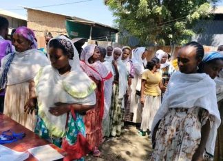 የያዙት የምርጫ ካርድ የተሻለች ነገን ለመወሰን እንደሚያስችላቸው የመተማ ወረዳ ነዋሪዎች ተናገሩ።