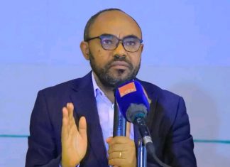 ምሁራን የጥፋት መንገድን በማውገዝ ችግሮች በንግግር እና በአመክንዮ እንዲፈቱ ማድረግ ይጠበቅባቸዋል።