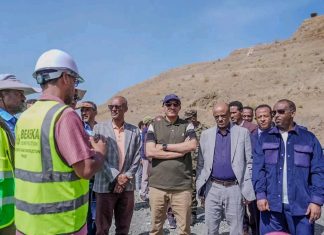 ምክትል ጠቅላይ ሚኒስትር ተመስገን ጥሩነህ የመገጭ ግድብ ፕሮጄክትን ጎበኙ።