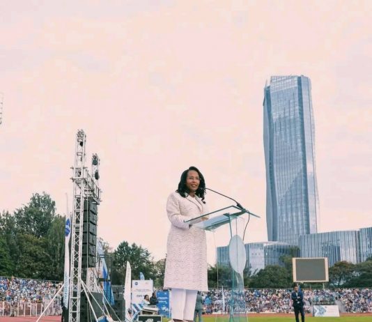 ሥራን ሳይንቁ ያገኙትን ዕድል ወደ ውጤት የሚለውጡ ዜጎች ይበረታታሉ።