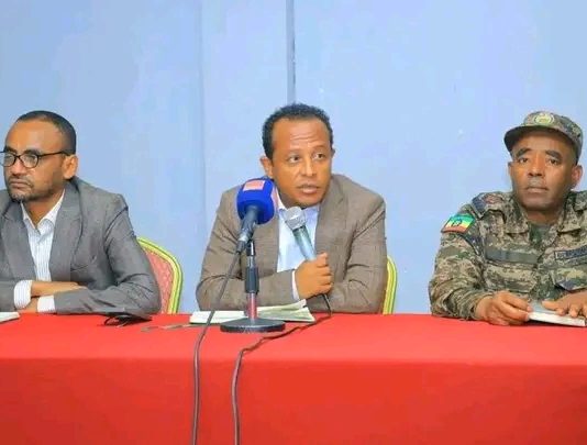 55 ሚሊዮን ብር የሚገመት ነዳጅ በሕገ ወጥ መንገድ ለግብይት ሊቀርብ ሲል መያዙን የአማራ ክልል ንግድ እና ገበያ ልማት ቢሮ አስታወቀ።