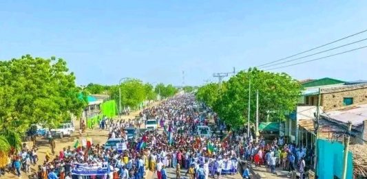 በአፋር ክልል አይሳኢታ ከተማ የለውጡን ጉዞ የሚደግፍ ሕዝባዊ ሰላማዊ ሰልፍ እየተካሄደ ነው።