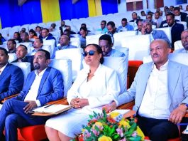 የአማራ ክልል ከፍተኛ የሥራ ኀላፊዎች የዘጠኝ ወራት አፈጻጸምን እየገመገሙ ነው።