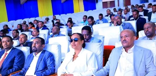 የአማራ ክልል ከፍተኛ የሥራ ኀላፊዎች የዘጠኝ ወራት አፈጻጸምን እየገመገሙ ነው።