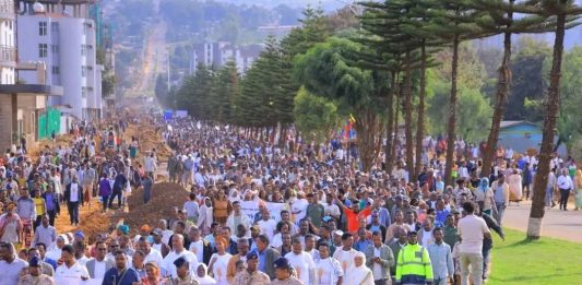 በደቡብ ኢትዮጵያ ክልል ሀገራዊ ለውጡን የሚደግፍ ሕዝባዊ ሰላማዊ ሰልፍ እየተካሄደ ነው።