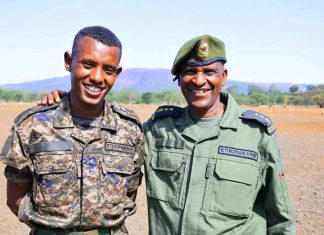 አባት አሠልጣኝ ልጅ ሠልጣኝ ኾነው የተገናኙበት ወታደራዊ ማሠልጠኛ