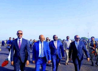 ርእሰ መሥተዳድር አረጋ ከበደ የደብረ ማርቆስ አውሮፕላን ማረፊያ ፕሮጄክትን ጎብኝተዋል።