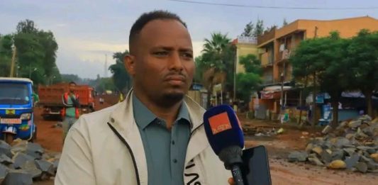 በፍኖተ ሰላም ከተማ የተጀመረው የኮሪደር ልማት የከተማዋን ገጽታ እየቀየረ ነው።