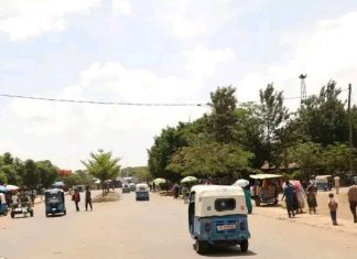 በወሰዱት ካርድ የሚኾናቸውን ለመምረጥ መዘጋጀታቸውን የጃዊ ወረዳ እና የፈንድቃ ከተማ መንግሥት ሠራተኞች ተናገሩ።