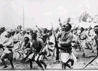 አባቶች ለነጻነት ወደቁ፤ እኛ ለታላቅነት እንቆማለን።