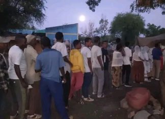 በምዕራብ ጎንደር ዞን ለሰባተኛው ጠቅላላ ምርጫ መራጮች ድምጻቸውን መስጠት ጀምረዋል።