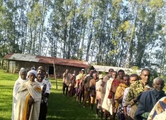🇪🇹🗳️ የዳንግላ ወረዳ አርሶ አደሮች ድምጻቸውን እየሰጡ ነው።