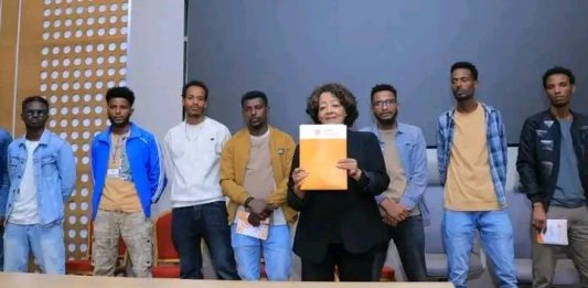 ኮሚሽኑ ከቀድሞ ታጣቂዎች አጀንዳ ተረከበ።