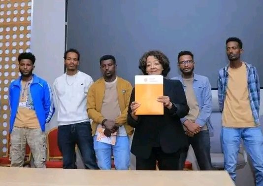 ኮሚሽኑ ከቀድሞ ታጣቂዎች አጀንዳ ተረከበ።