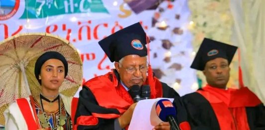 “ተመራቂዎች በሀገር በቀል ዕውቀት ላይ ዘመናዊ ሥልጣኔን የምትገነቡ መኾን ይገባችኋል” ገጣሚ እና ፀሐፊ ተውኔት አያልነህ ሙላቱ