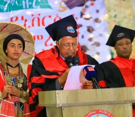 “ተመራቂዎች በሀገር በቀል ዕውቀት ላይ ዘመናዊ ሥልጣኔን የምትገነቡ መኾን ይገባችኋል” ገጣሚ እና ፀሐፊ ተውኔት አያልነህ ሙላቱ