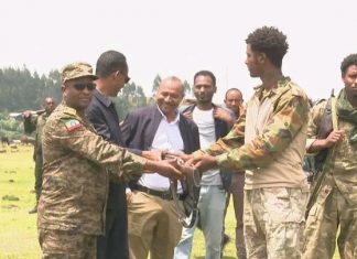 በምሥራቅ ጎጃም ዞን የሰላም አማራጭን የተቀበሉ ታጣቂዎች ወደሕዝብ ተመለሱ።
